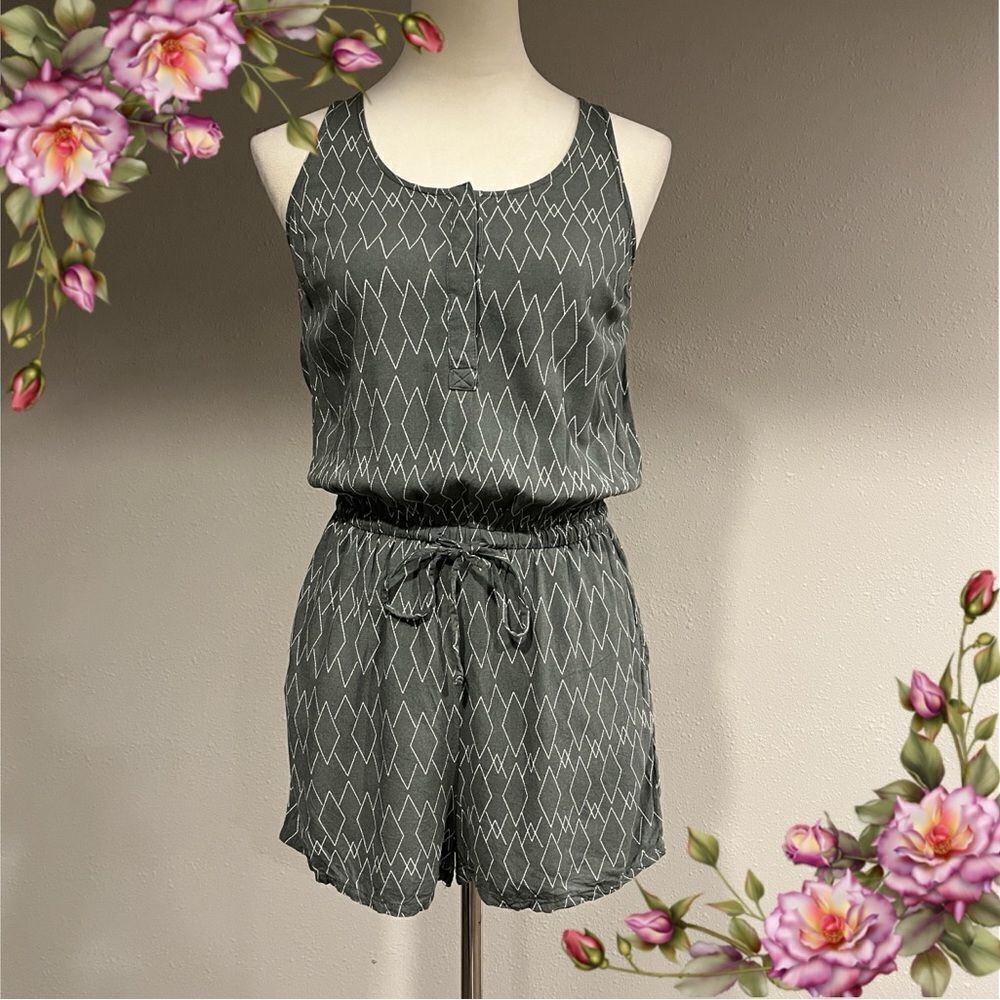 Merona geometric sleeveless short romper size XS